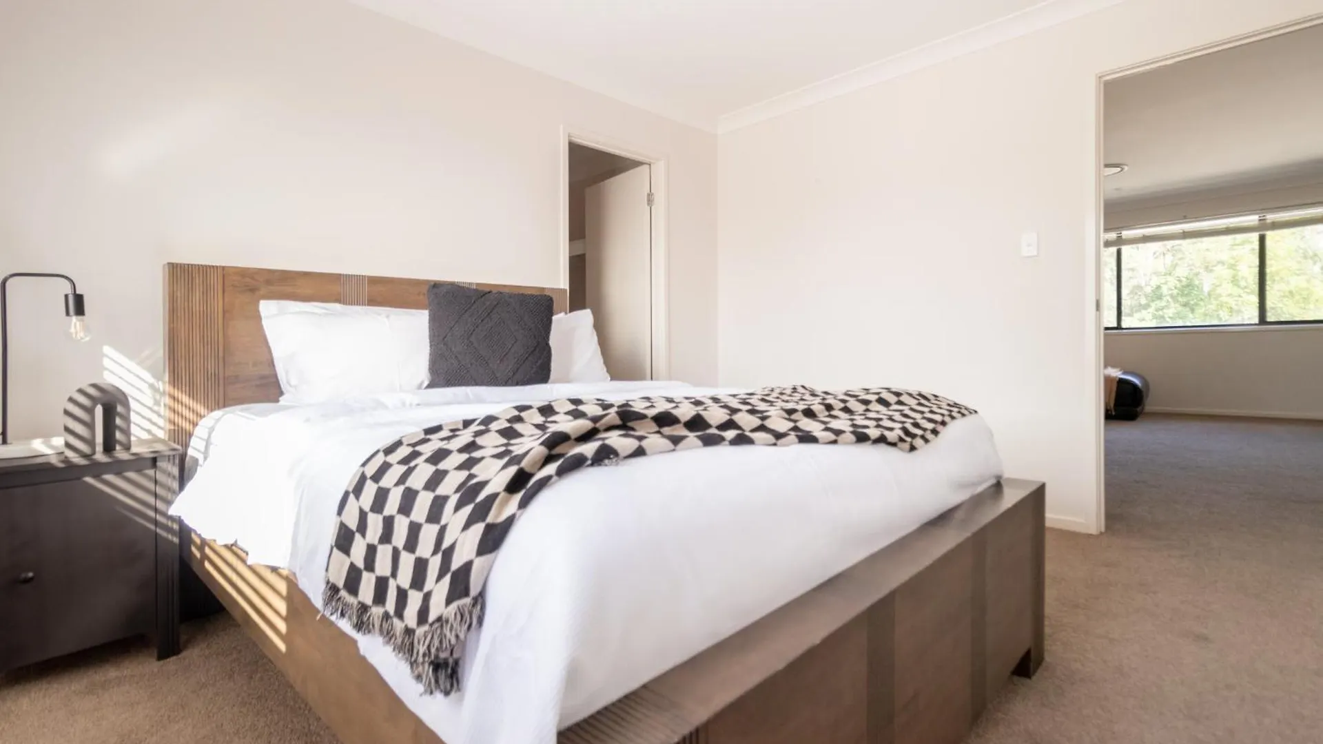 Luxury Spacious 5 Bedroom Family Modern Villa Sleeps 10 Waterford